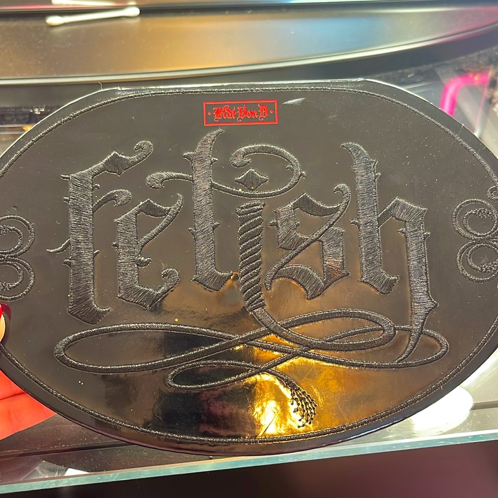 KAT VON D FETISH EYESHADOW PALETTE
